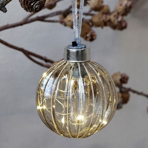 Фото Набор из 6 новогодних шаров на елку с LED-подсветкой Сhic Antique D8 Дания