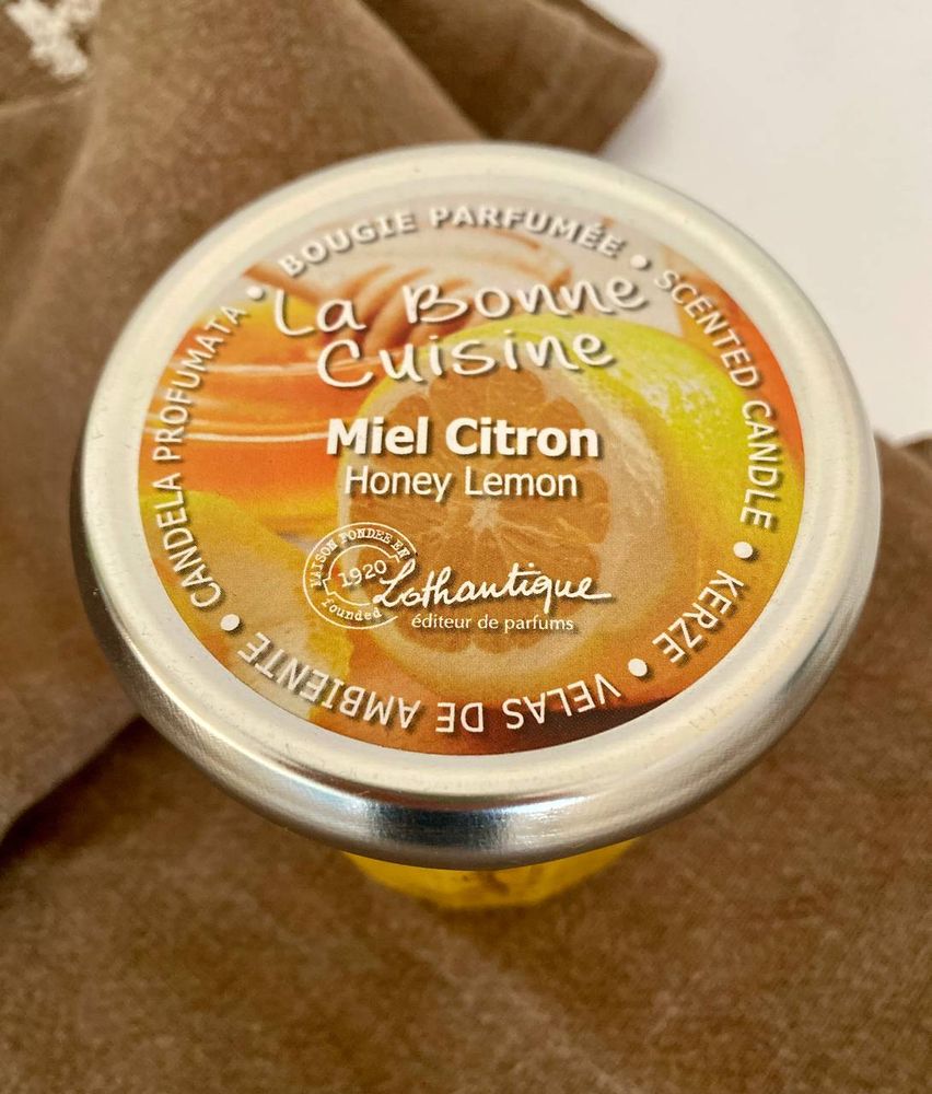 Фото Соевая ароматическая свечка Lothantique "Мед и лимон" 220 грамм 50 часов Франция