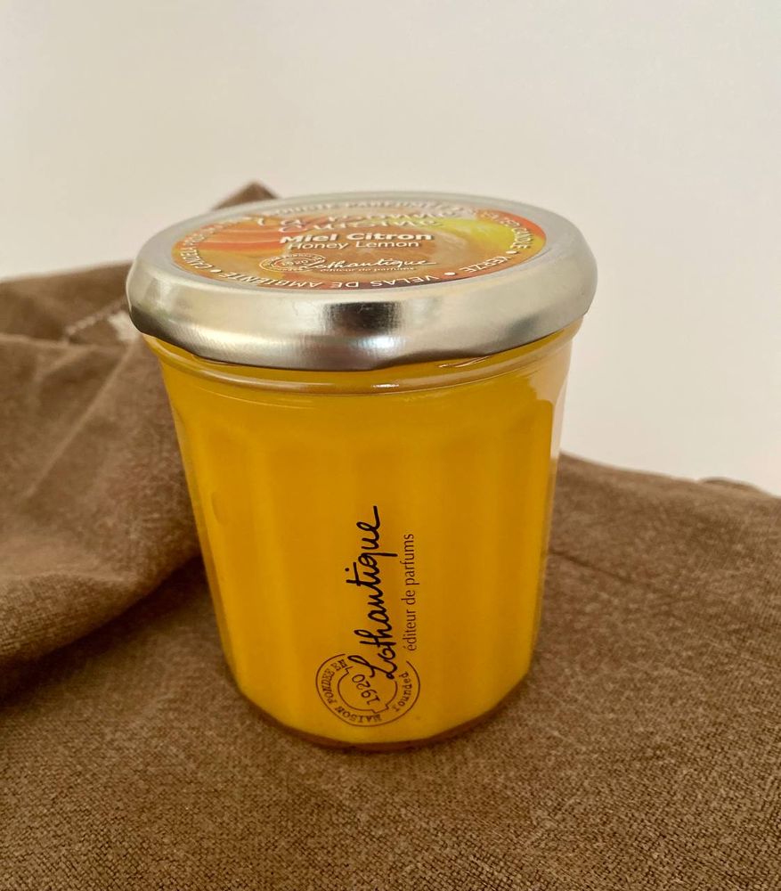 Фото Соєва ароматична свічка Lothantique "Мед и лимон" 220 грам 50 годин Франція