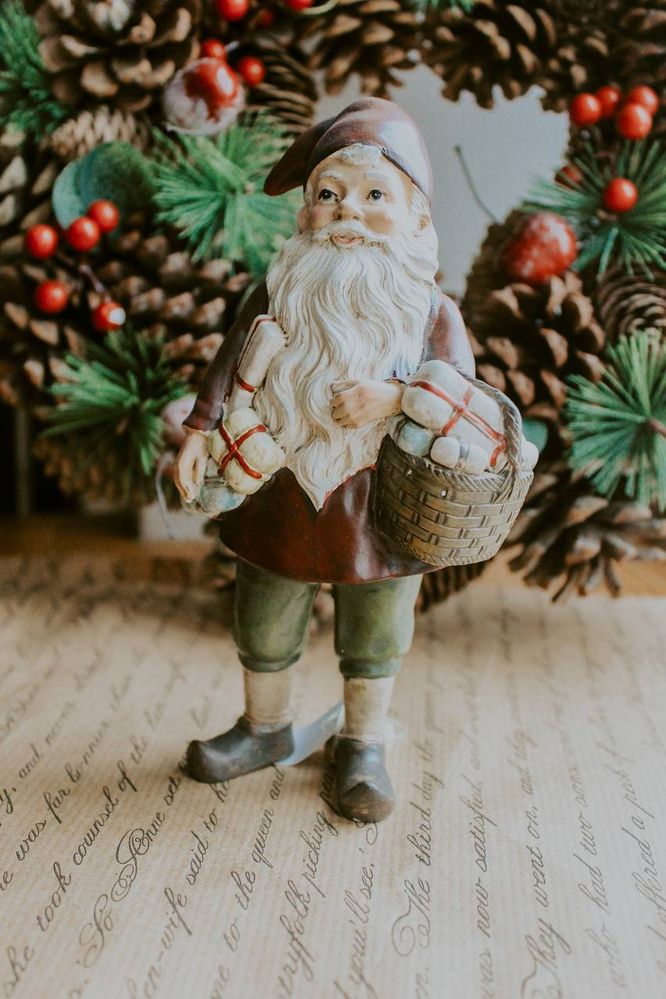 Фото Новорічна фігурка під ялинку Exner Санта з подарунками 9x6,5x18,2 cm Німеччина